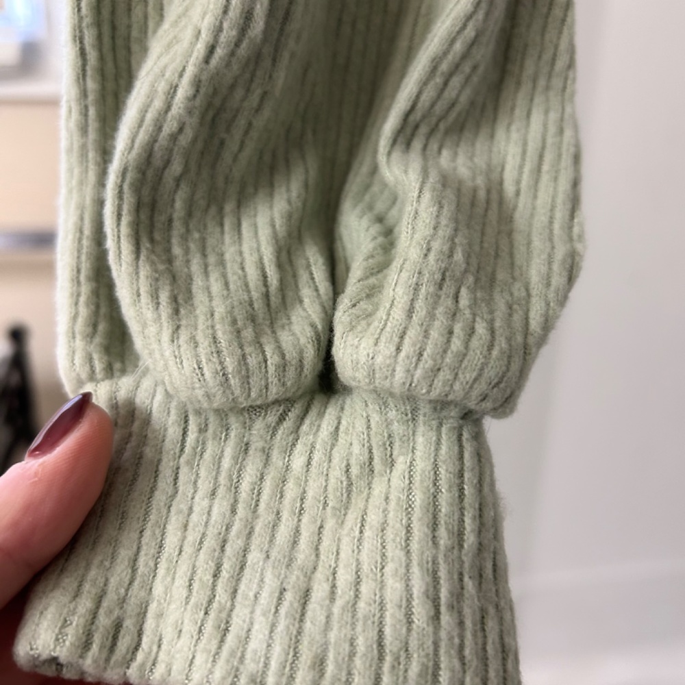 Cropped sweater - Picture 3 of 3